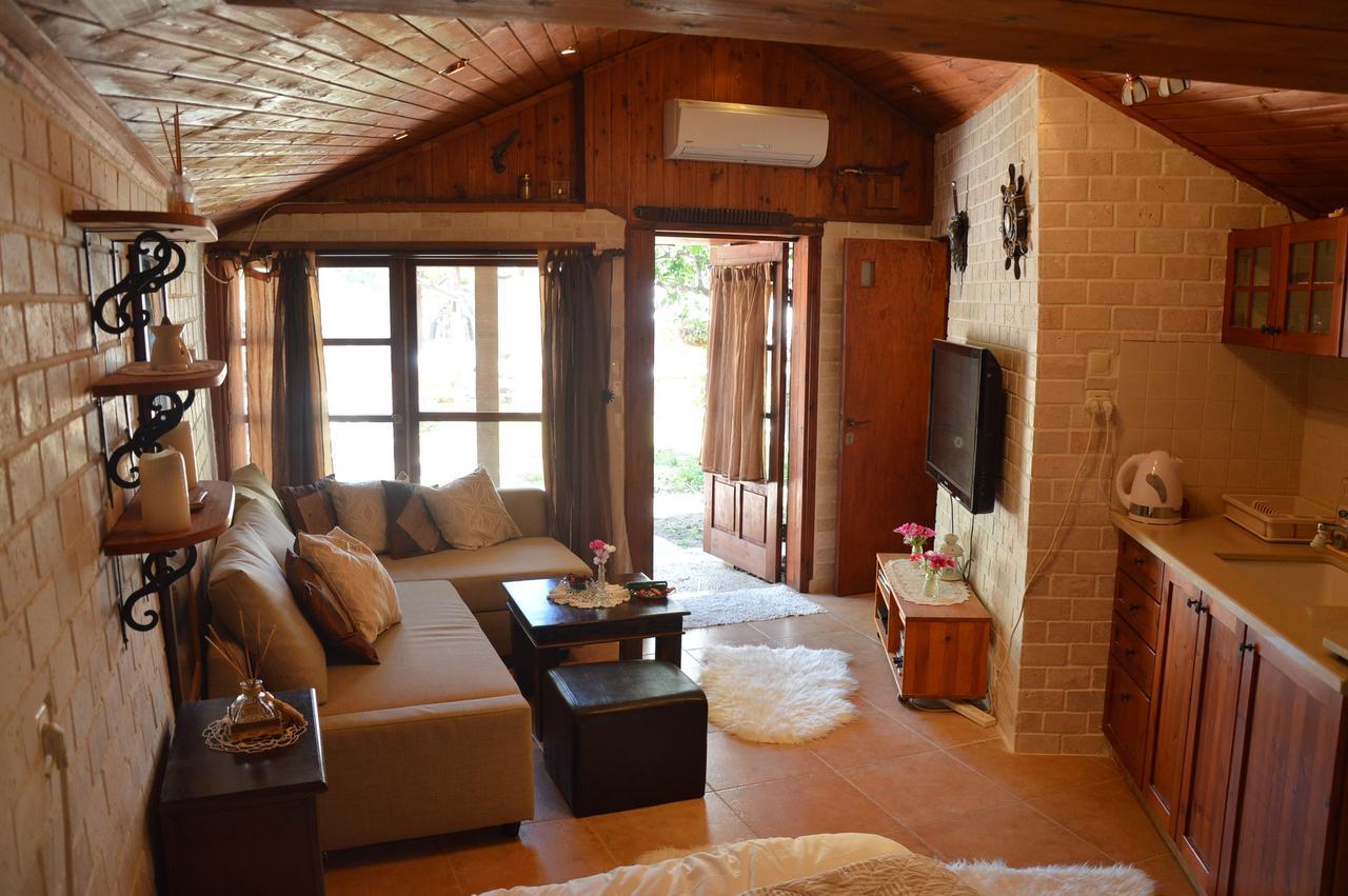 Czarina Cabin הבקתה הקיסרית והדירה הקיסרית Czarina Apartment Caesarea Bagian luar foto
